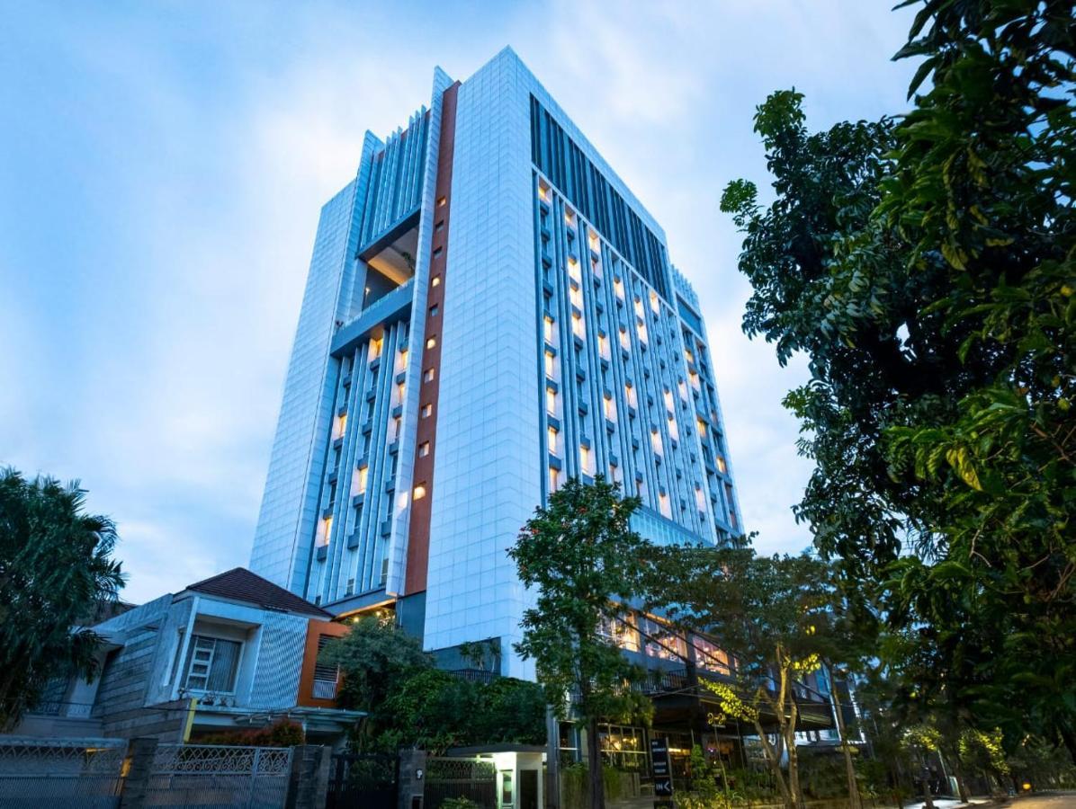 Grand Swiss-Belhotel Darmo Surabaia Exterior foto